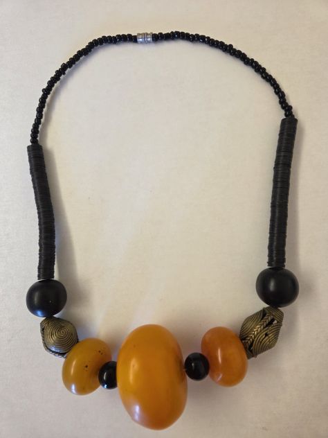 Collana di alta bigiotteria, primi anni '80, tipicamente estiva.