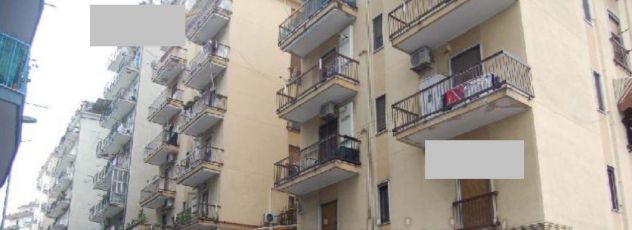 Salerno via De Caro– Appartamento + posto auto occasione ASTA