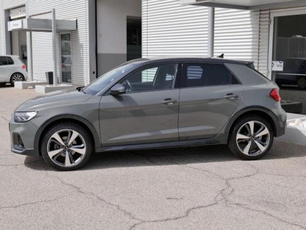 AUDI A1 Allstreet 1.0 (30) Tfsi 110cv S-tr. Id. Contrast rif. 24048282 - Foto 2