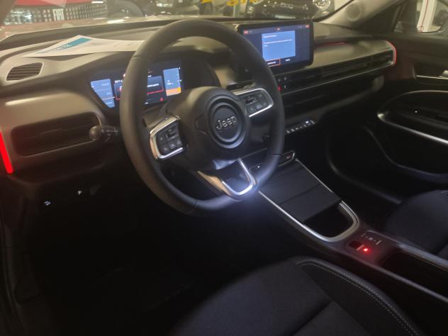 Jeep Avenger e-Hybrid 1.2 MHEV e-Hybrid Turbo Summit - Foto 6