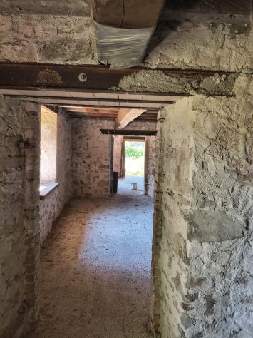 UMBRIA -CASALE SINGOLO IN PIETRA DA RIFINIRE IN BORGO INCANTATO - Foto 5
