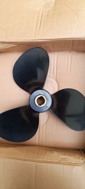 Elica Volvo Penta 832992 - 14 x 15 L