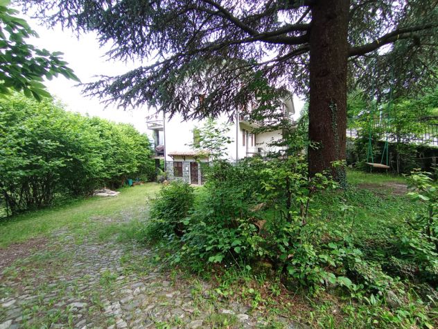 DOMUSCOMOLAKE PROPONE IN CENTRO VALLE INTELVI