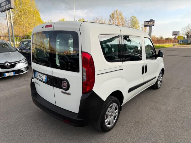 Fiat Doblo 1.6 MJT 90CV S&S PC Combi Lounge - Foto 4