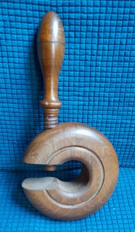 schiaccianoci in legno vintage modello a vite - Foto 3