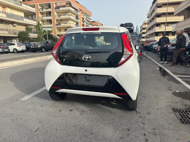 Toyota Aygo Connect 1.0 VVT-i 72 CV 5 porte x-play LED NAVI KAMERA CERCHI 16 PDC BLUETOOTH - Foto 5