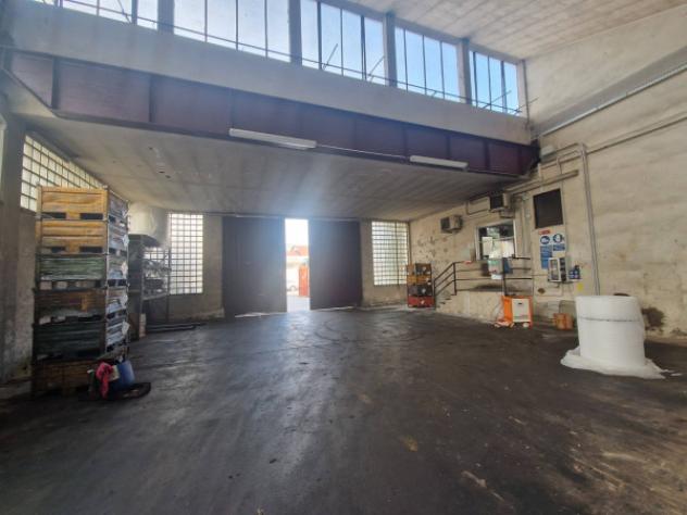 Immobile di 2400 m² con più di 5 locali in vendita a Pero - Foto 6