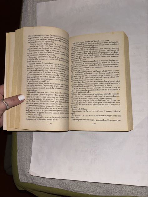 LIBRO ROMANZO FANTASCIENZA IN OTTIME CONDIZIONI:”L’OSPITE”(THE HOST)1’STAMPA S. - Foto 9