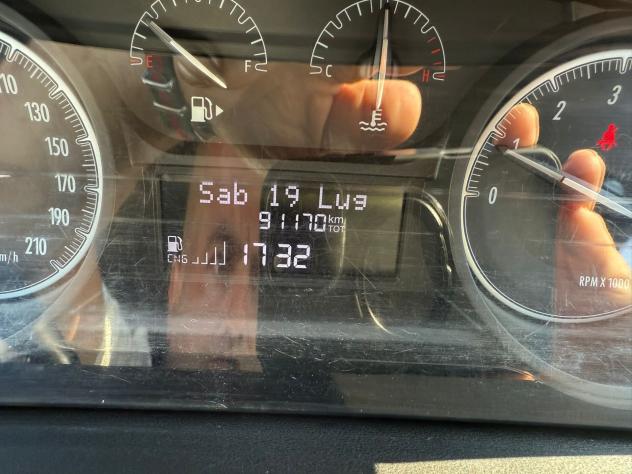 Lancia Ypsilon 0.9 TwinAir 85 CV 5 porte Metano Ecochic Silver - Foto 9
