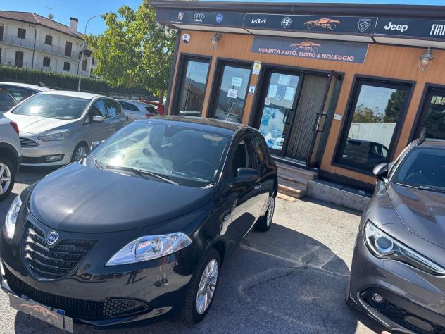 Lancia Ypsilon 1.2 69 CV 5 porte S&S Gold - Foto 2