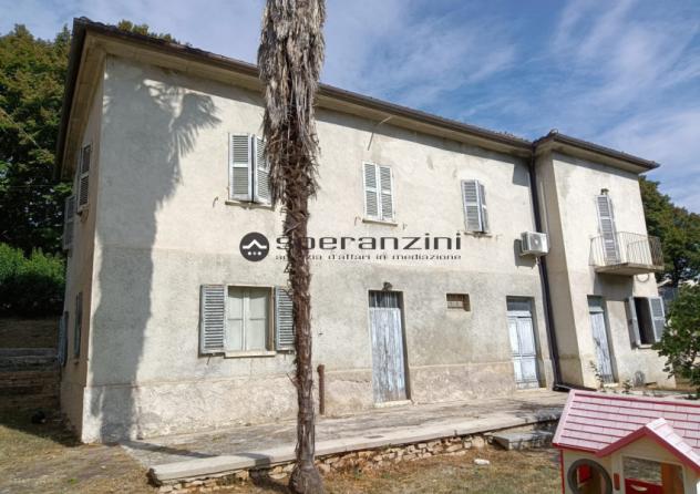 Fossombrone splendida casa completamente indipendente con vista panoramica sul colle dei cappuccini e le colline circostanti. situata a ridosso della - Foto 2