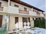 VILLA A SCHIERA CENTRALE