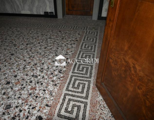 APPARTAMENTO di 6 vani e di 278 mq (VOLPAGO DEL MONTELLO) rif. MDP14_11 - Foto 4