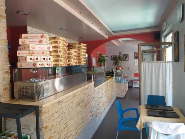 Pizzeria in vendita a Massa