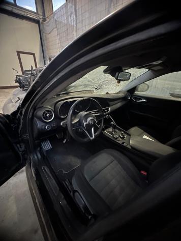 Alfa Romeo Giulia 2.0 Turbo 200 CV AT8 - Foto 8