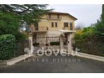 Villa di 399 m² con più di 5 locali e box auto in vendita a Sarteano