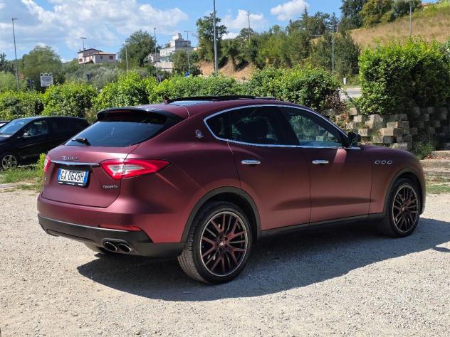 MASERATI LEVANTE 3.0 Diesel 275 CV Q4 Granlusso - Foto 10