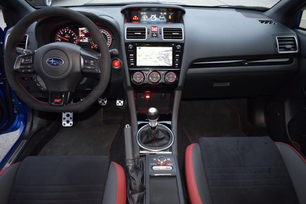 Subaru WRX IMPREZA STI LEGENDARY EDITION 37/55 - Foto 9