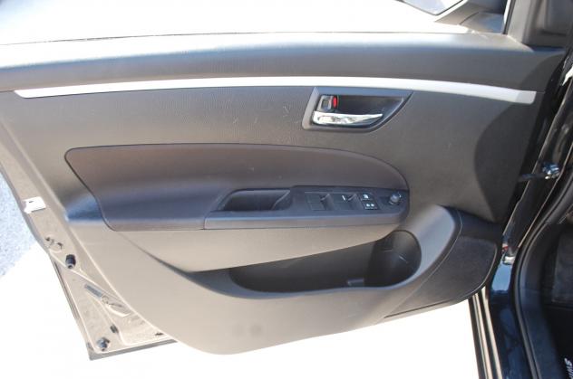Suzuki Swift 1.3 ddis 75CV B-Top Uff Italy Led Navi USB - Foto 8