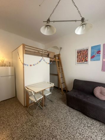 Monolocale arredato in Via Porpora 14 (zona Loreto) interno 220