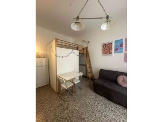 Monolocale arredato in Via Porpora 14 (zona Loreto) interno 220
