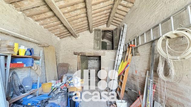 CASALE CON PERTINENZE - Foto 12
