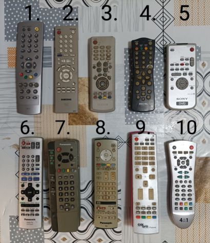 Telecomando TV/DVD/VHS/DTT Samsung Sony Philips Cobra e Panasonic
