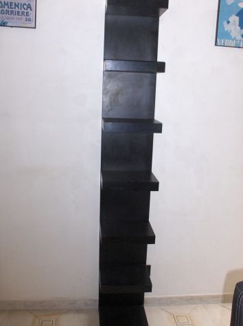 Scaffale in Legno a 7 Ripiani Nero.