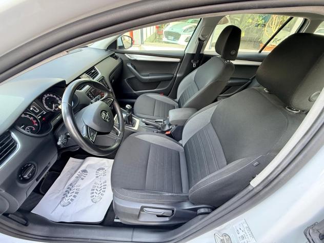 Skoda Octavia 1.6 TDI SCR 115 CV Wagon Executive *** CARPLAY/ANDROID AUTO - Foto 9