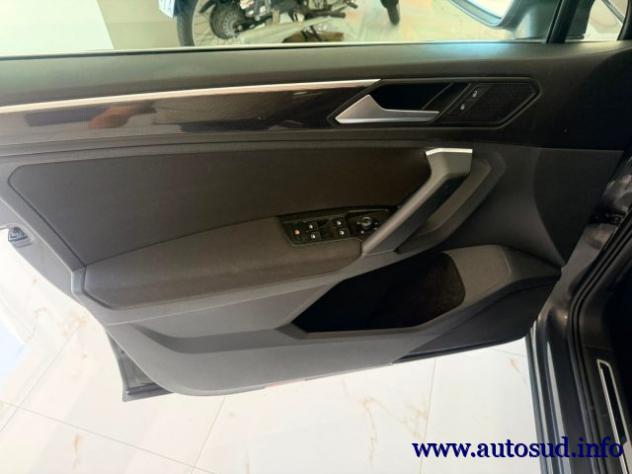 VOLKSWAGEN Tiguan 2.0 TDI SCR Life rif. 23998357 - Foto 9