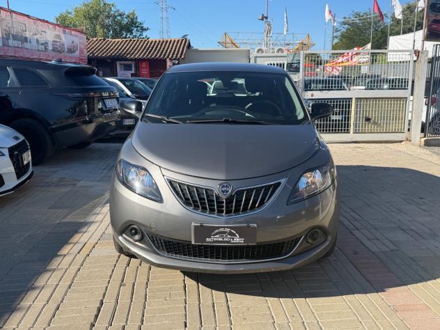 Lancia Ypsilon 1.0 FireFly 5 porte S&S Hybrid Ecochic Silver