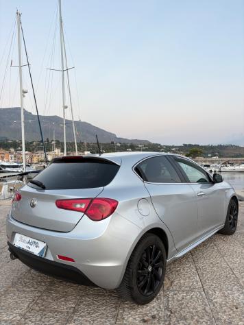 Alfa Romeo Giulietta 1.6 JTDm-2 120 CV Distinctive - Foto 8