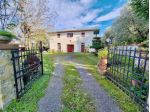 Vendita Appartamento da 415 mq  con giardino