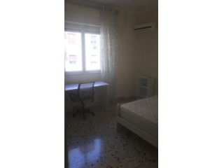 Affittasi due camere SINGOLE per studentesse/lavoratrici in via Bergamo 72