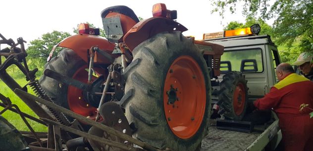 TRATTORE 4 RUOTE MOTRICI KUBOTA L245DT - Foto 4