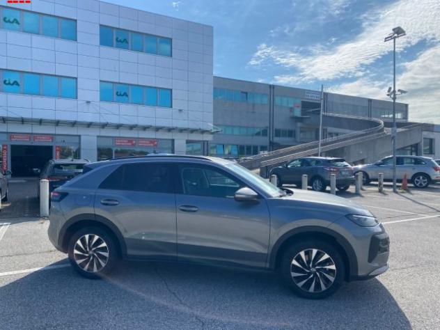 VOLKSWAGEN T-Roc News1.5 eTSI ACT DSG Life rif. 24035943 - Foto 5
