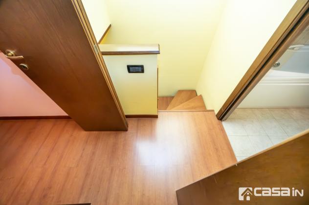 ARZAGO D'ADDA, 3 LOCALI DUPLEX con CANTINA e BOX
In zona tranquilla, proponiamo in vendita esclusiva luminoso appartamento di 3 locali oltre doppi s - Foto 17
