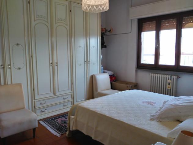 Villa bifamigliare su piu' piani con possibilita' di divisione in due unita' distinte con ingressi separati .La casa è cosi composta da : pt ingresso - Foto 6