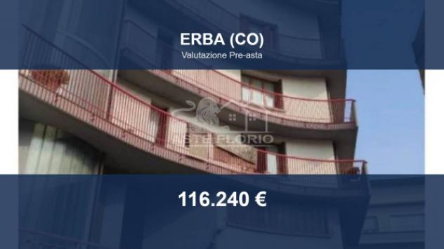 Immobile in asta di 232 m² con più di 5 locali e box auto doppio in vendita a Erba