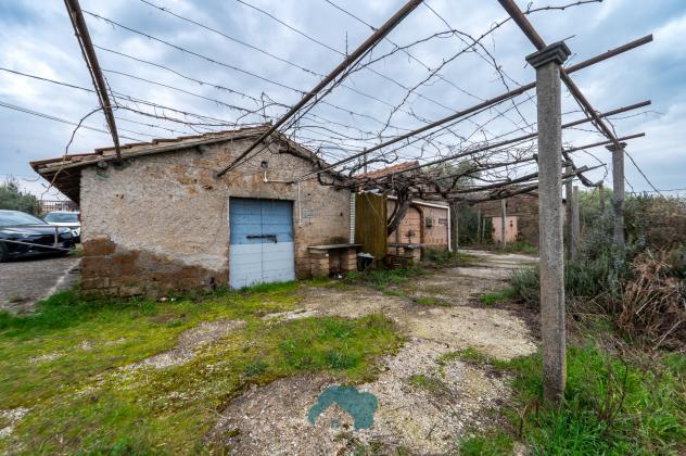 Casa di campagna in Via Colle Caroso