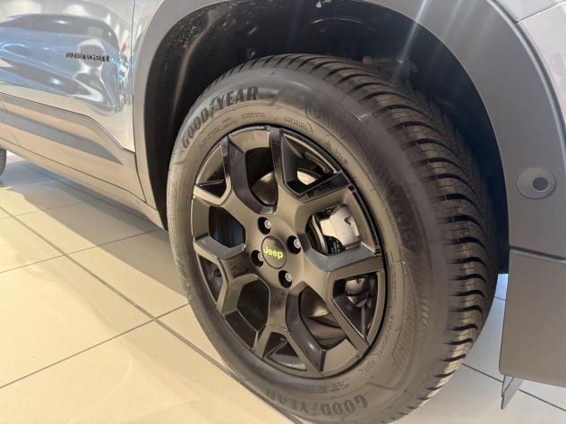 Jeep Avenger 4xe Hybrid 1.2 MHEV 4xe Upland KM0 - Foto 4