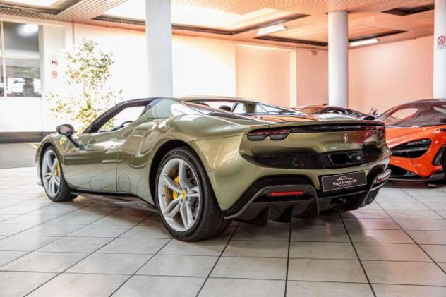 FERRARI 296 GTS SPECIAL PAINT|LIFT|CARBON+LEDS|RACING SEATS|JBL rif. 24133137 - Foto 5
