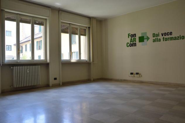 Immobile di 120 m² con 4 locali in vendita a Gallarate