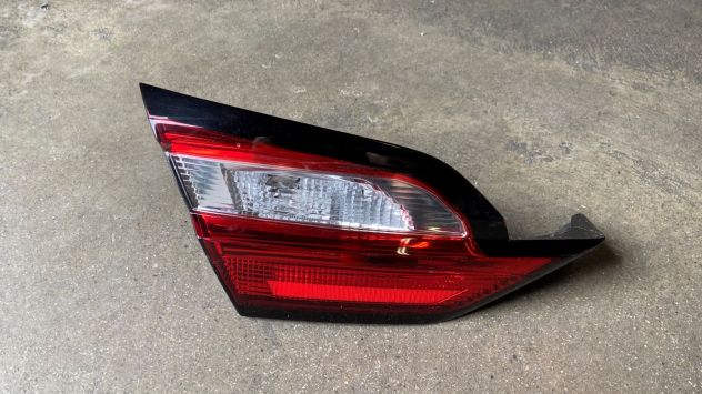 Fanale posteriore SX a LED portellone Ford Fiesta 7 del 2024 (N1BB-13A603-AA)