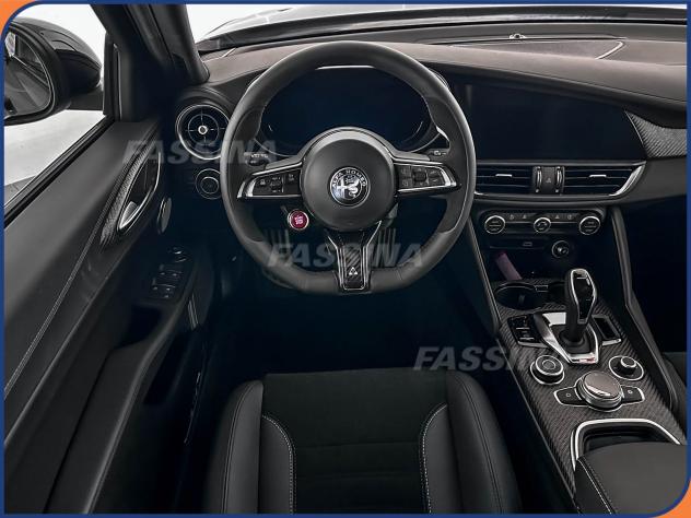 Alfa Romeo Giulia Giulia 2.9 V6 Bi-Turbo AT8 Quadrifoglio 520CV - Foto 10