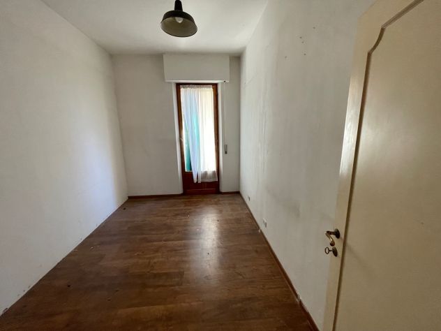 Siena: zona Terrazze, appartamento con cantina e posto auto in vendita - Foto 8