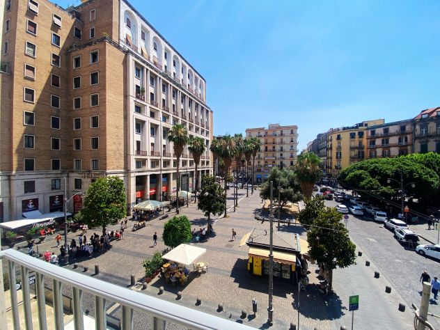 Piazza Carità: elegante bilocale arredato nel cuore di Napoli - Foto 3