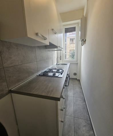 Elegante Bilocale Ristrutturato con Balcone in Via delle Primule 3, Milano - Foto 14