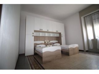 Stanza in appartamento in affitto a Novara