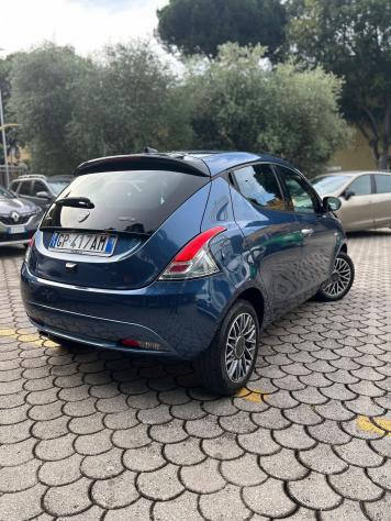 Lancia Ypsilon 1.0 FireFly 70cv Hybrid Gold Plus - Foto 4